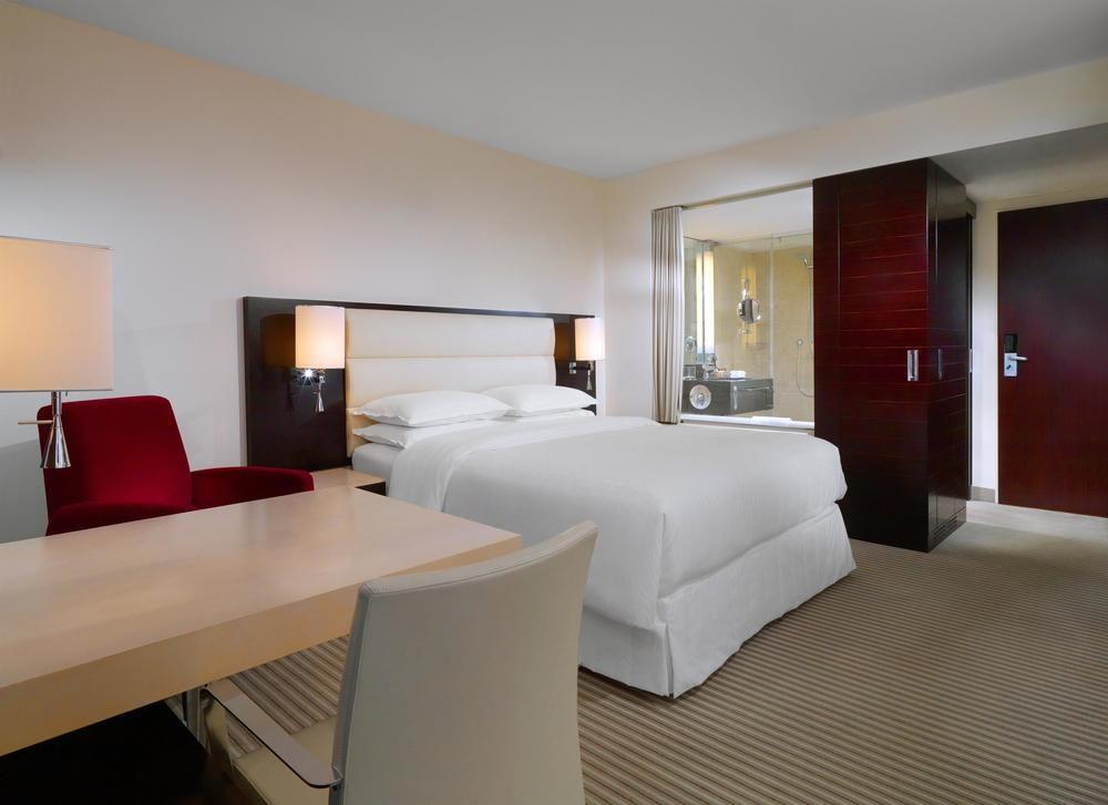 Hotel Sheraton Arabellapark 4*